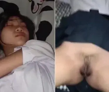 Bokep Cantik Roknya Kesingkap Pas Tidur Berujung di Geli Geli Sempit Memijit